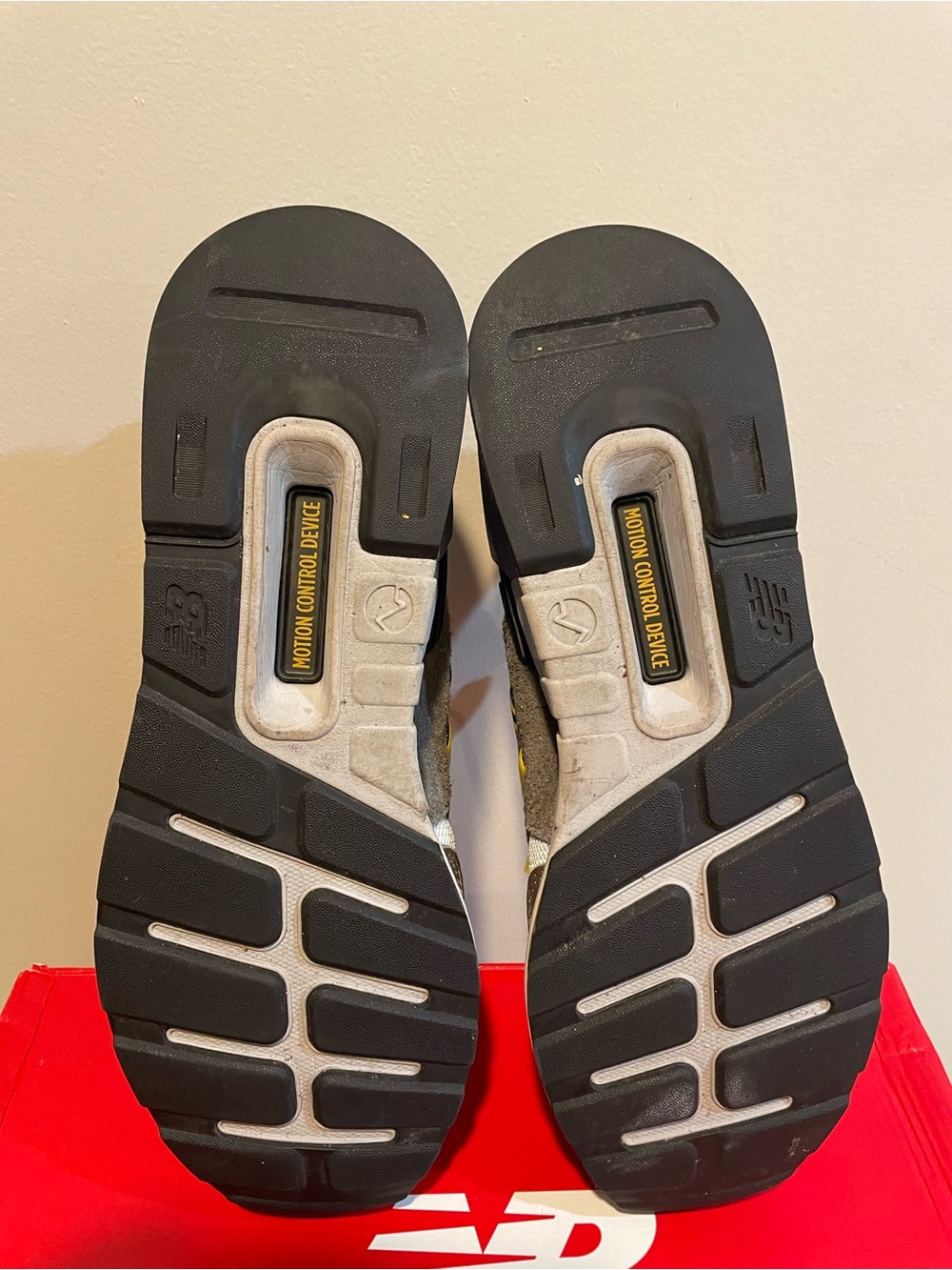 New Balance Multicolor Sneakers with Bright Yellow N Logo - Picture 3 of 3